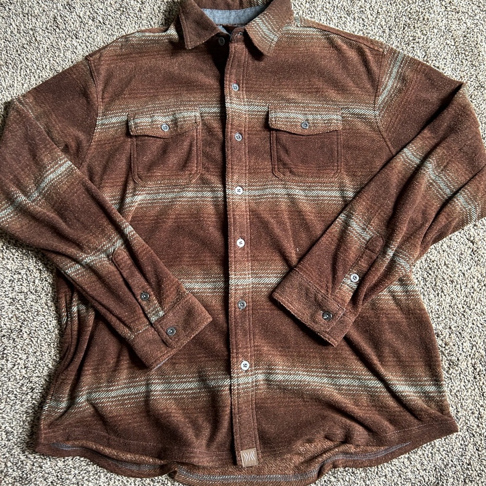 Men’s Dakota Grizzly Button Down Shirt